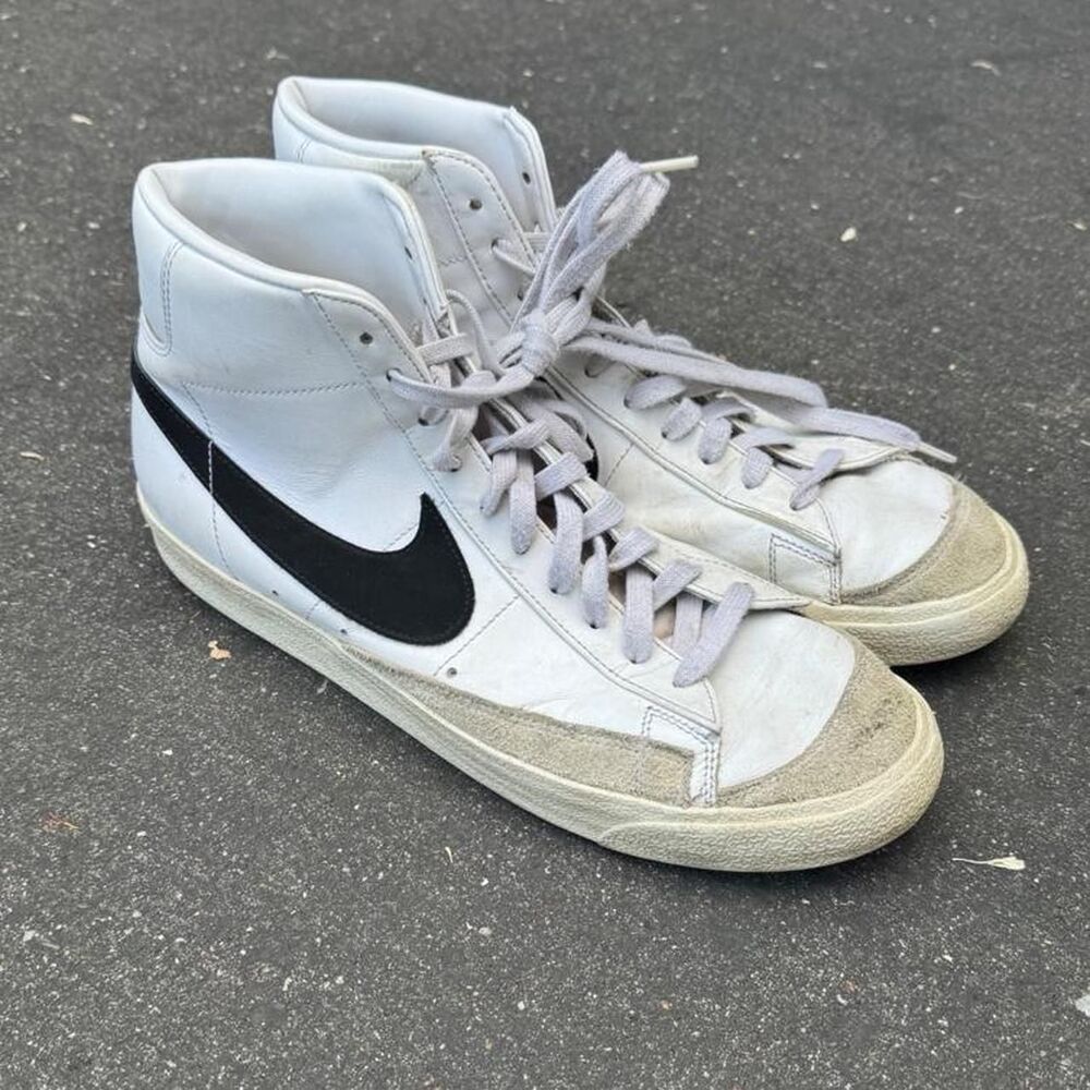 Nike Men's White and Grey Trainers